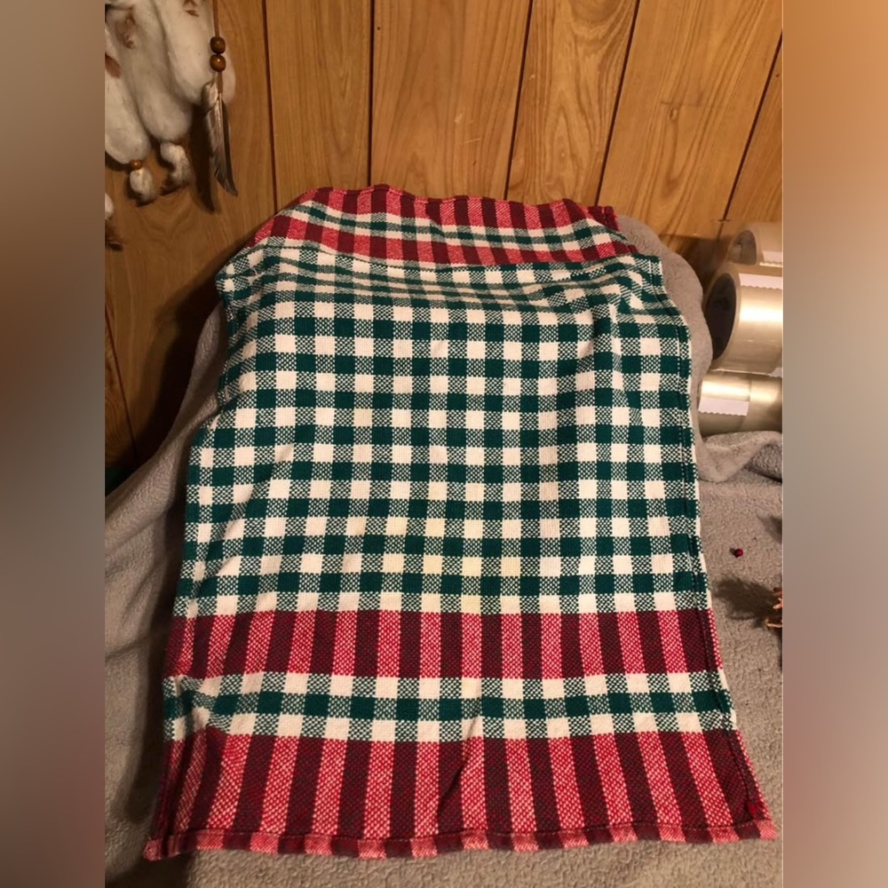 Plaid Patterned Table Runner - Red and Green